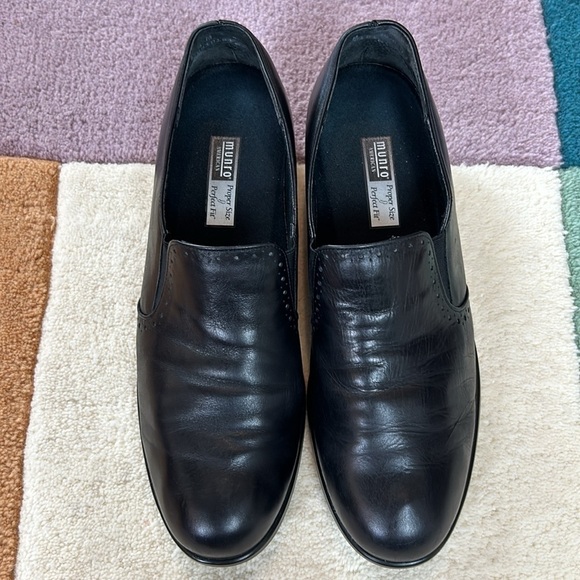 Munro Black Slip On Heeled Loafers 8.5 - Picture 10 of 17